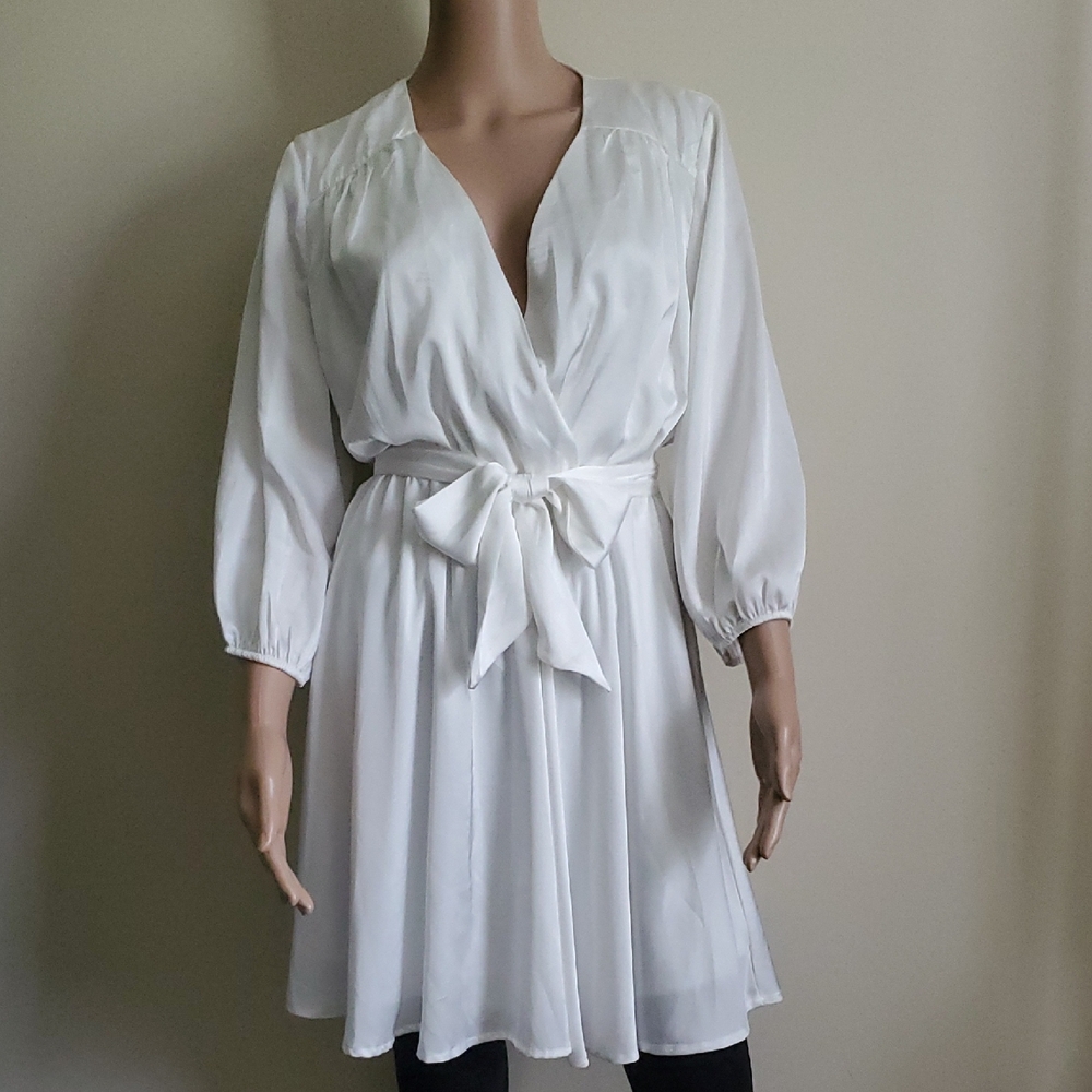 Elegant White Mini Dress